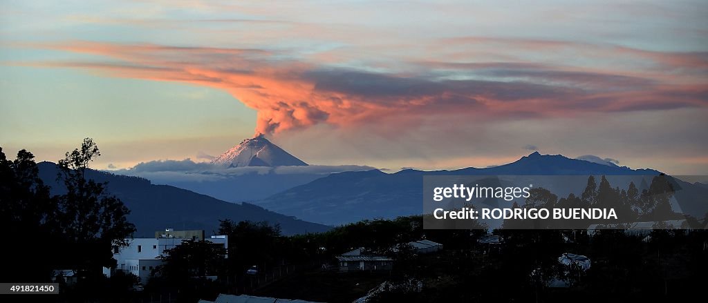 ECUADOR-COTOPAXI-VOLCANO