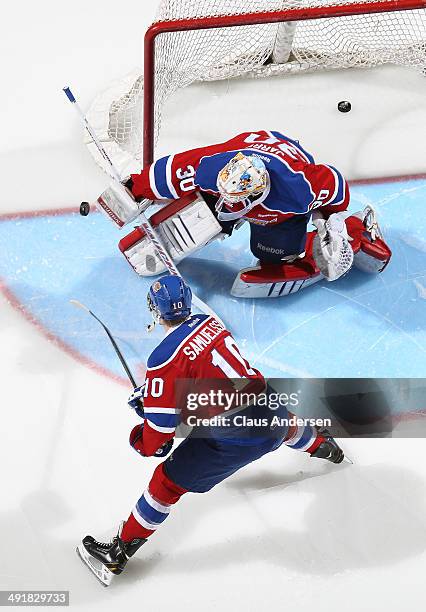 Henrik Samuelsson and Tristan Jarry of the Edmonton Oil Kings warm up prior to play against the Guelph Storm in Game Two of the 2014 Mastercard...