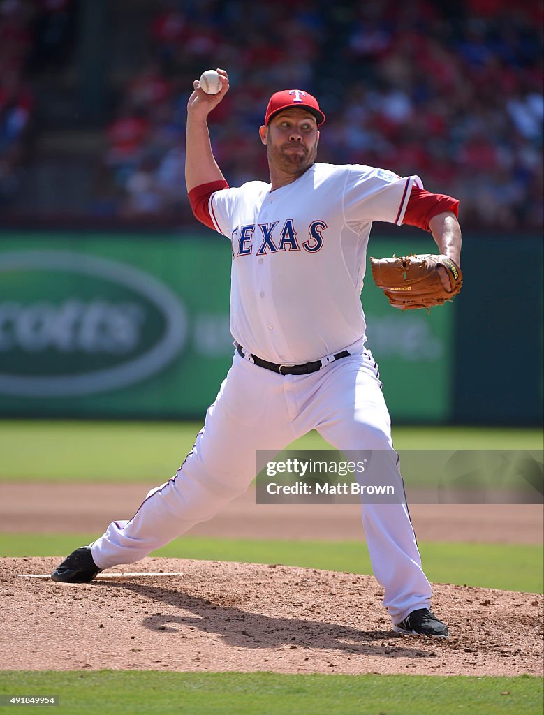 Los Angeles Angels of Anaheim v Texas Rangers