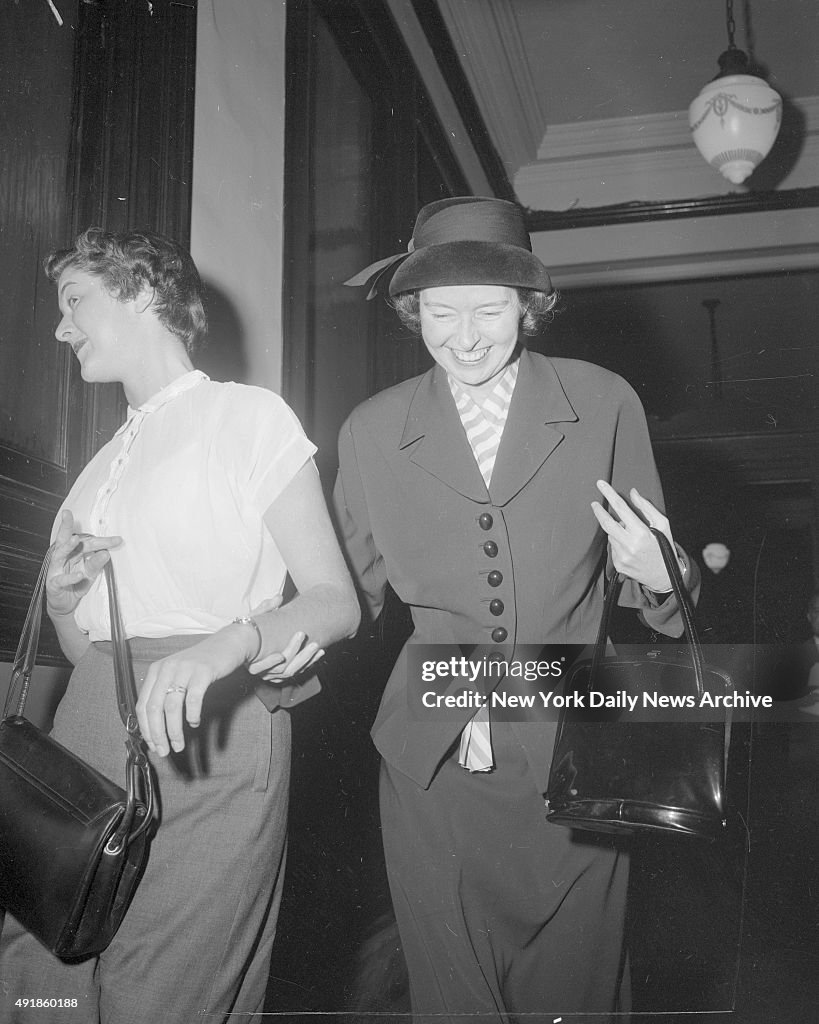 KELLY, ALICE G. (MAD BOMBER CASE) (ARRIVING AT POLICE HDQTRS.)