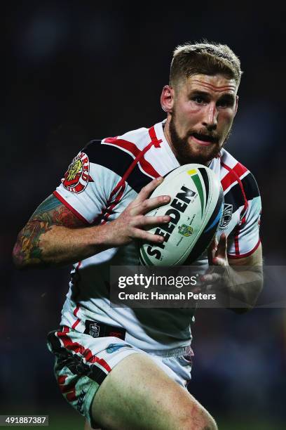 Sam Tomkins of the Warriors makesa a break during the round 10 NRL match between the Canterbury-Bankstown Bulldogs and the New Zealand Warriors at...