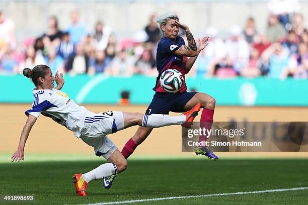 Bianca Schmidt of Frankfurt is challenged by Sarah Freutel of Essen during the Women's DFB Cup Final between SGS Essen and 1. FFC Frankfurt at...