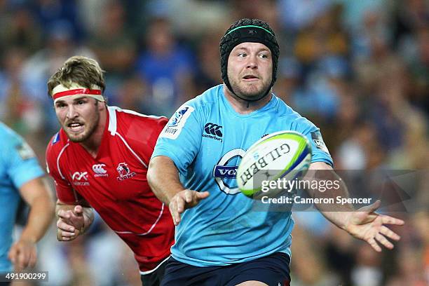 Benn Robinson of the Waratahs passes during the round 14 Super Rugby match between the Waratahs and the Lions at Allianz Stadium on May 18, 2014 in...