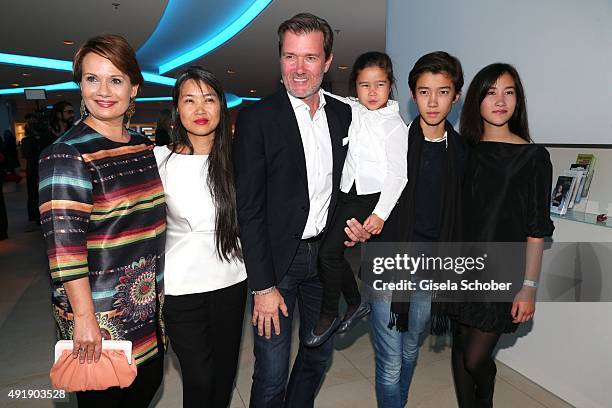 Jenny Juergens, daughter of Udo Juergens, John Juergens, son of Udo Juergens and his wife Hayah , daughter Jasmin, son Dennis and daughter Lilly...
