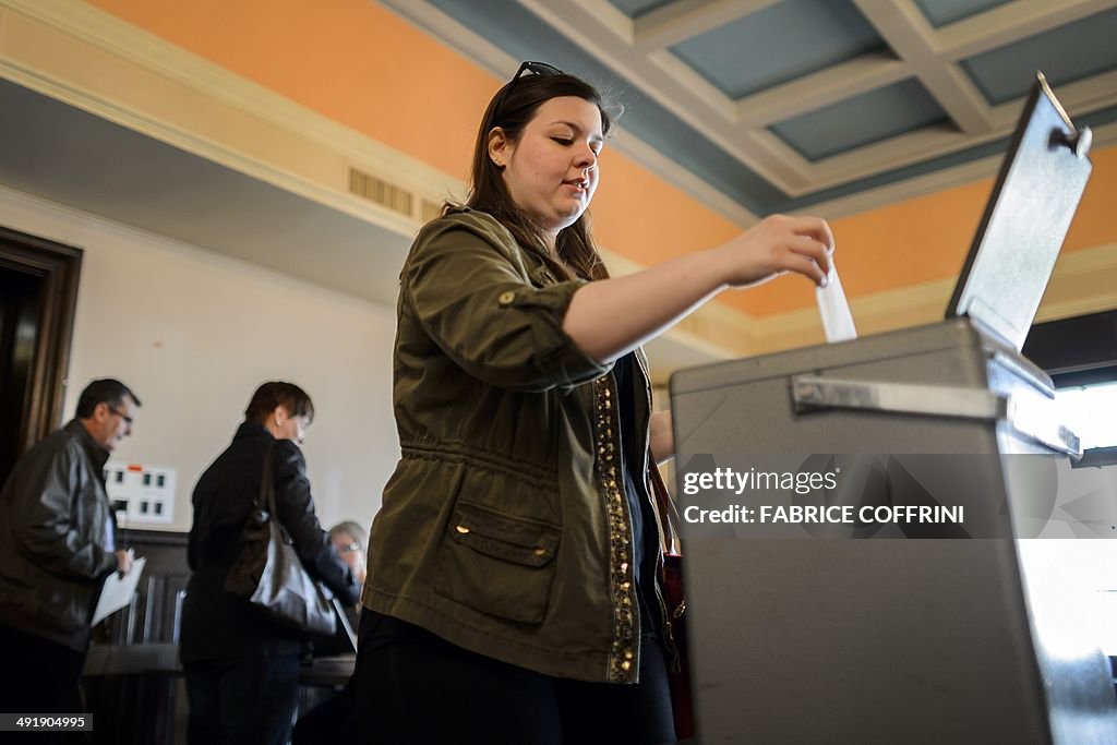 SWITZERLAND-VOTE-LABOUR-DEFENCE