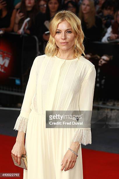 Sienna Miller attends the UK Premiere or "High-Rise" at Odeon Leicester Square on October 9, 2015 in London, England.