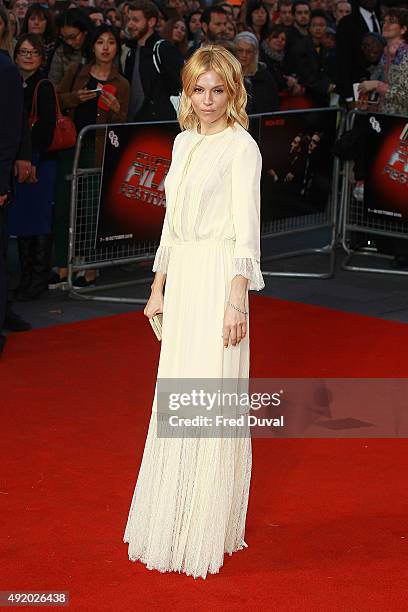 Sienna Miller attends the UK Premiere or "High-Rise" at Odeon Leicester Square on October 9, 2015 in London, England.