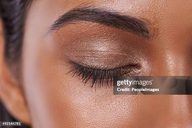 shimmer and shine - eye make up stockfoto's en -beelden