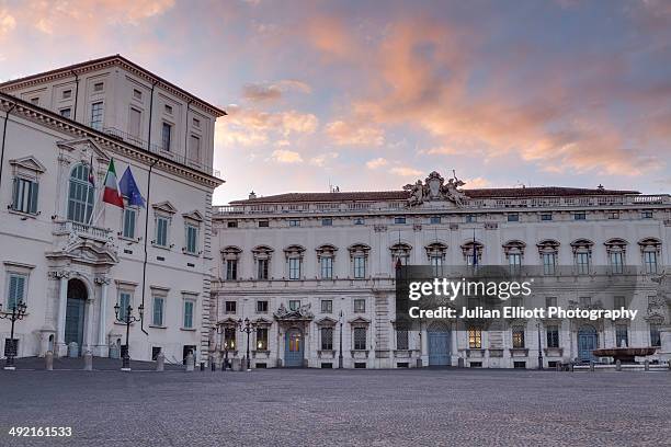 palazzo del quirinale in rome. - palazzo del quirinale stock-fotos und bilder