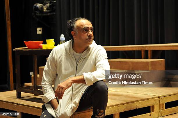 Rajit 14 Bollywood Actor Rajit Kapur Performs In Gurgaon Stock Photos, High ...