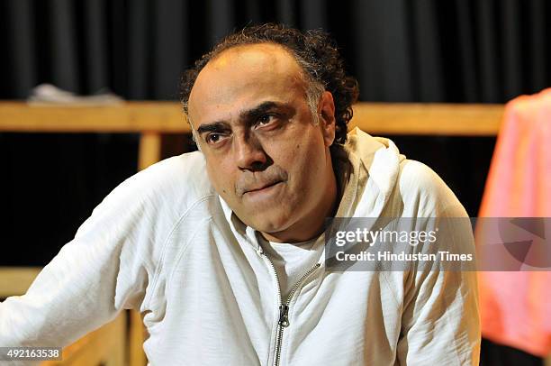 Rajit 14 Bollywood Actor Rajit Kapur Performs In Gurgaon Stock Photos, High ...