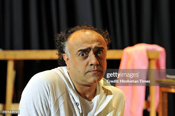 Rajit 14 Bollywood Actor Rajit Kapur Performs In Gurgaon Stock Photos, High ...