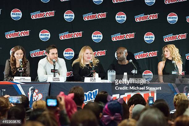 Hanna Mangan Lawrence, Chris Wood, Julie Plec David Gyasi and Claudia Black attend the "Containment" panel during New York Comic-Con Day 3 at The...
