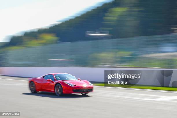 ferrari 458 italia sports car - supercar stockfoto's en -beelden