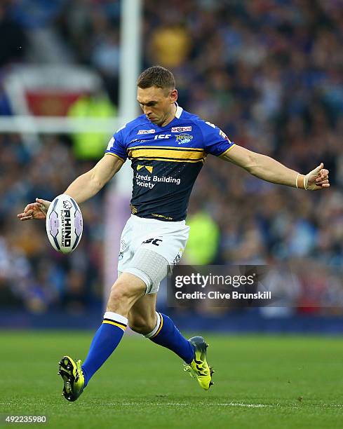 Kevin Sinfield of the Leeds Rhinos in action during the First Utility Super League Grand Final between Wigan Warriors and Leeds Rhinos at Old...