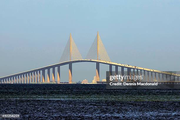 the bob graham sunshine skyway bridge - sunshine skyway bridge 個照片及圖片檔