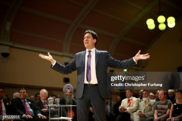 Labour Party Leader Ed Miliband speaks to supporters at Bloxwich Leisure Centre on May 19, 2014 in Walsall, England. During his speech Mr Miliband...