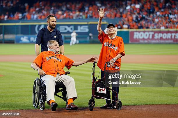 Former President George H.W. Bush and former First Lady Barbara Bush are introduced prior to game three of the American League Division Series...