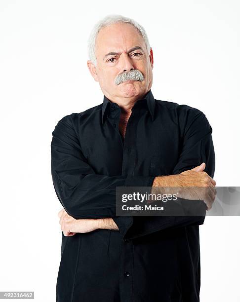 angry senior man portrait - grumpy old man stock pictures, royalty-free photos & images