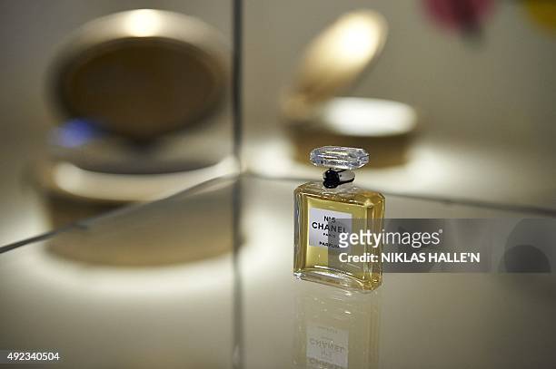 369 Chanel Perfume Bottle Stock Photos, High-Res Pictures, and Images -  Getty Images