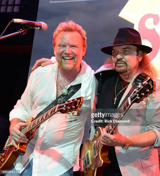 Singer/Songwriter Lee Roy Parnell and Recording Artist Gary Rossington of Lynyrd Skynyrd perform during the Gibson Custom Southern Rock tribute 1959...