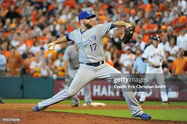 Wade Davis of the Kansas City Royals pitches in the ninth inning against the Houston Astros during game four of the American League Divison Series at...