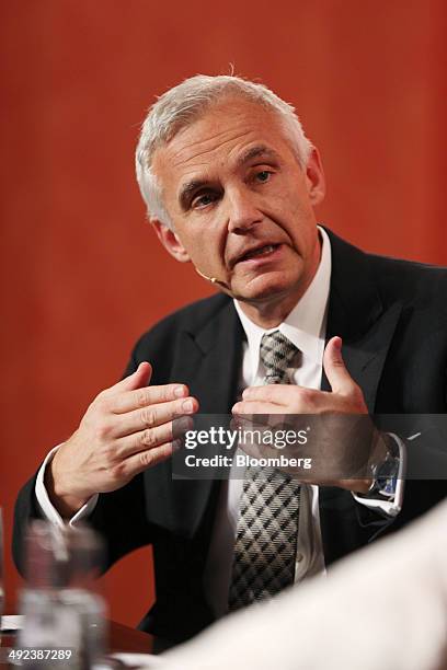 Urs Rohner, chairman of Credit Suisse Group AG, gestures during the Swiss International Finance Forum in Bern, Switzerland, on Tuesday, May 20, 2014....