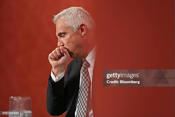 Urs Rohner, chairman of Credit Suisse Group AG, gestures during the Swiss International Finance Forum in Bern, Switzerland, on Tuesday, May 20, 2014....