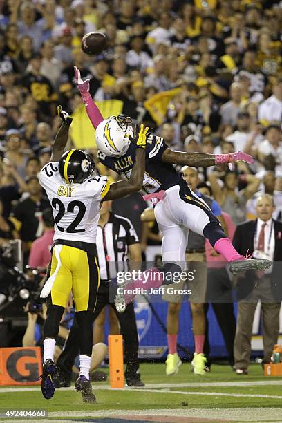 Cornerback William Gay of the Pittsburgh Steelers defends tight end David Johnson of the San Diego Chargers for an incomplete pass at Qualcomm...