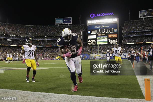 Tight end Antonio Gates of the San Diego Chargers catches a touchdown reception against the Pittsburgh Steelers at Qualcomm Stadium on October 12,...