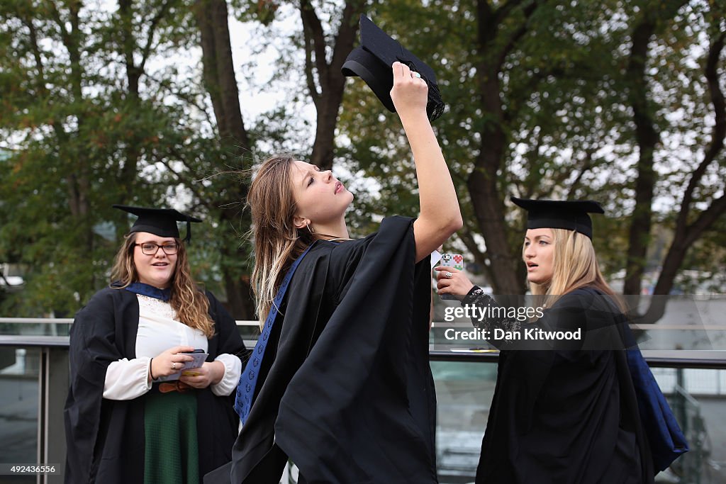 Students From The School Of Arts And Creative Industries At South Bank University Graduate