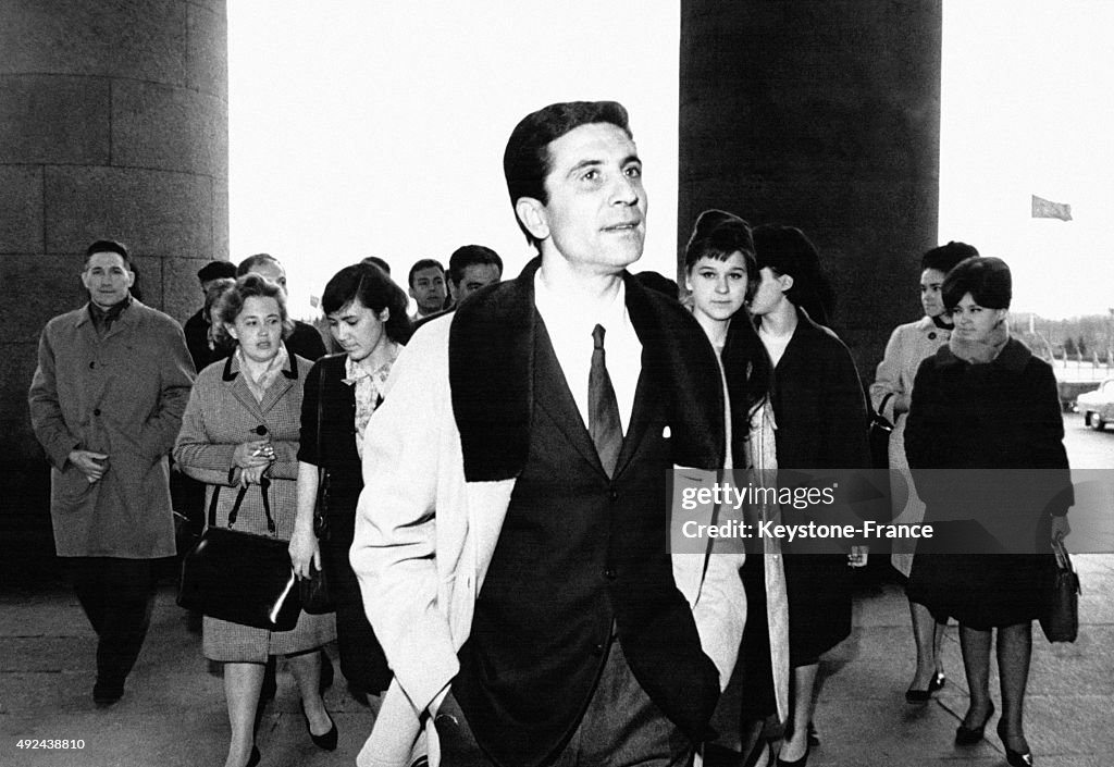 Gilbert Becaud At The Moscow University