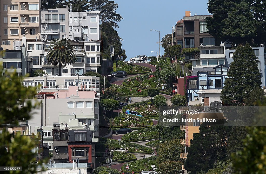 San Francisco's Famed Lombard Street Recoils From Heavy Tourism