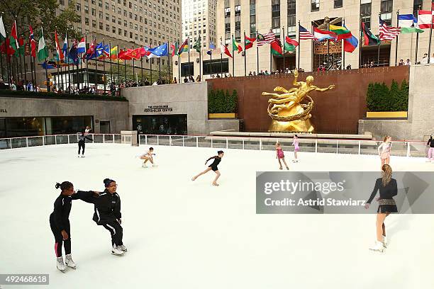 Atmosphere during Olympic gold medalists and airweave ambassadors Charlie White and Meryl Davis formally open Rockefeller Center's iconic ice rink on...