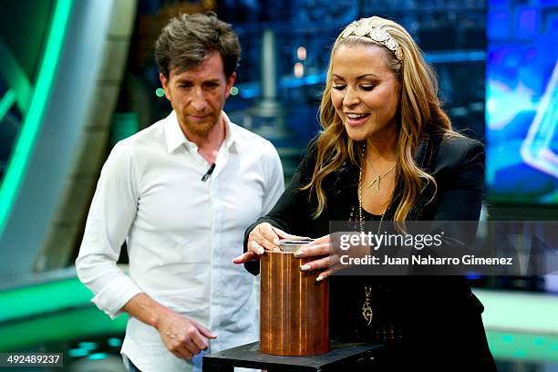 Singer Anastacia and Pablo Motos attend 'El Hormiguero' Tv show at Vertice 360 Studio on May 20, 2014 in Madrid, Spain.