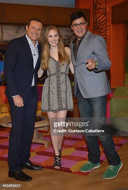 Alan Tacher, Ella Wahlestedt and Paul Stanley on the set of "Despiereta America" at Univision Headquarters on May 20, 2014 in Miami, Florida.