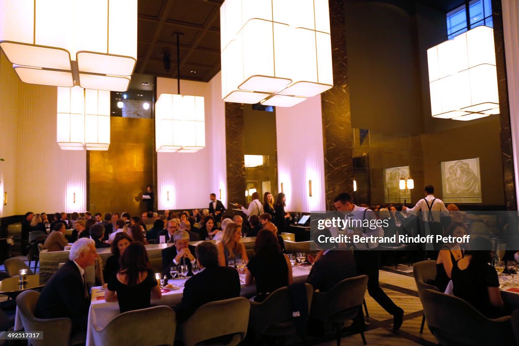 Friend's Dinner At The Palais De Tokyo In Paris