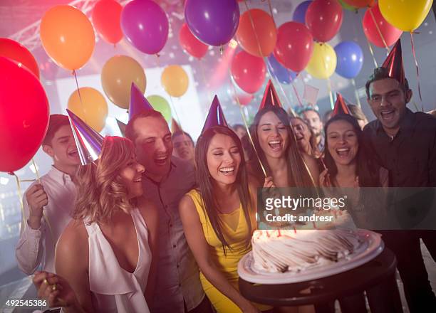 geburtstagsfeier party  - birthday party stock-fotos und bilder