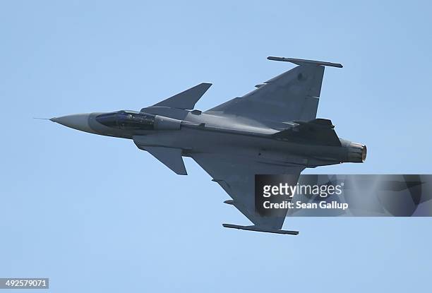 48 Jas Fly Photos Premium High Res Pictures - Getty Images