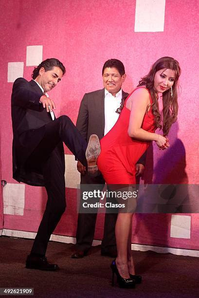 Actress Emireth makes her debut on the comedy Busco al Hombre de Mi Vida, Marido Ya Tuve at Ofelia Theater on May 19, 2014 in Mexico City.