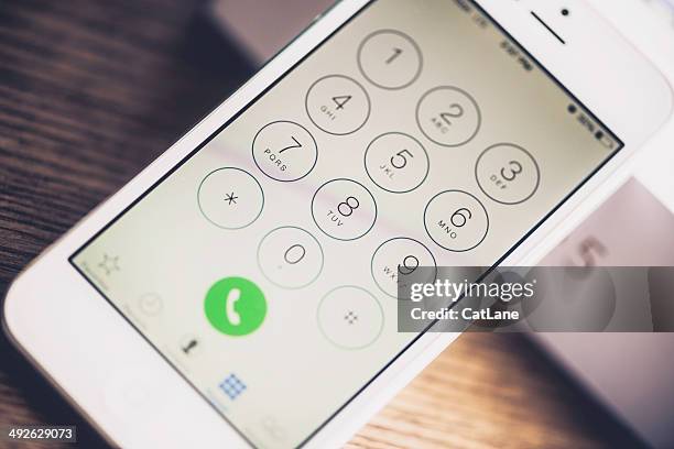 tecnologia: exibindo tela iphone5 número de discagem - dial - fotografias e filmes do acervo