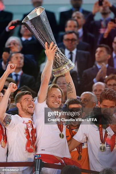 Ivan Rakitic of Sevilla lifts the trophy during the UEFA Europa League Final 2014 Between Sevilla FC and SL Benfica at Juventus Arena on May 14, 2014...