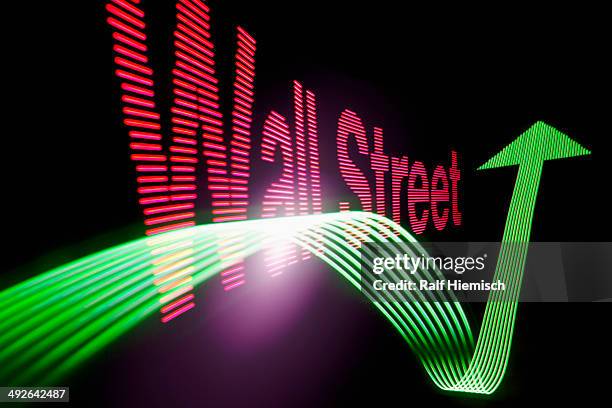 ilustrações, clipart, desenhos animados e ícones de up arrow sign and text 'wall street' with light effect - wall street