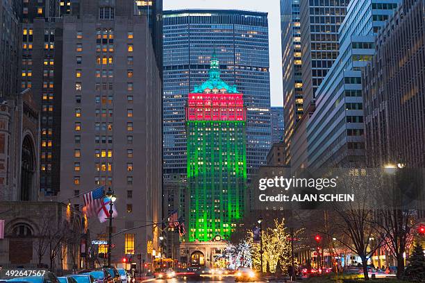 christmas decorations on manhattan, new york city, new york state, usa - new york city christmas stock pictures, royalty-free photos & images