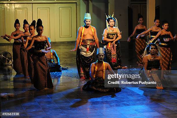 Javanese People 8,701 Javanese Stock Videos, Footage, & 4K Video Clips