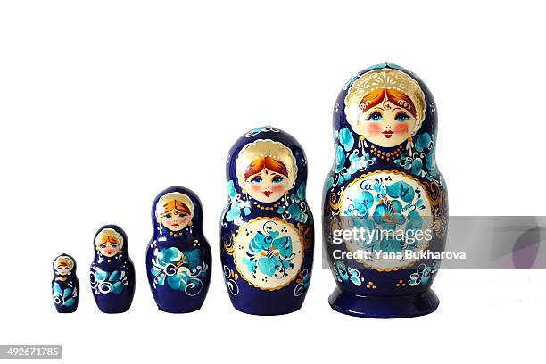 russian nesting dolls (matryoshka) - russian nesting doll stock pictures, royalty-free photos & images