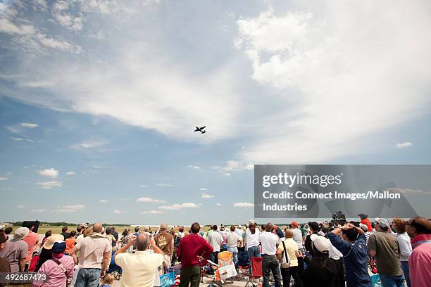 spectators at airshow - airshow stock pictures, royalty-free photos & images