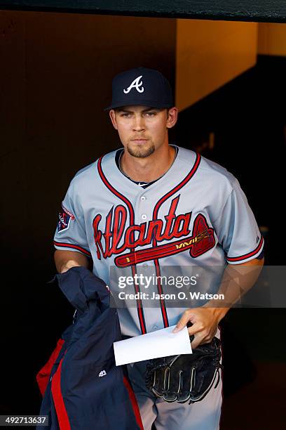 Mike Minor of the Atlanta Braves enters the dugout before the game against the San Francisco Giants at AT&T Park on May 13, 2014 in San Francisco,...