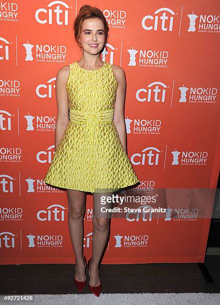 Zoey Deutch arrives at the No Kid Hungry Benefit Dinner at Four Seasons Hotel Los Angeles at Beverly Hills on October 14, 2015 in Los Angeles,...