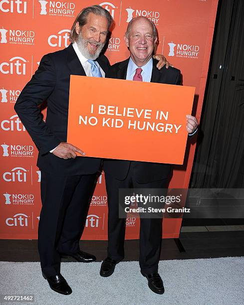 Jeff Bridges arrives at the No Kid Hungry Benefit Dinner at Four Seasons Hotel Los Angeles at Beverly Hills on October 14, 2015 in Los Angeles,...